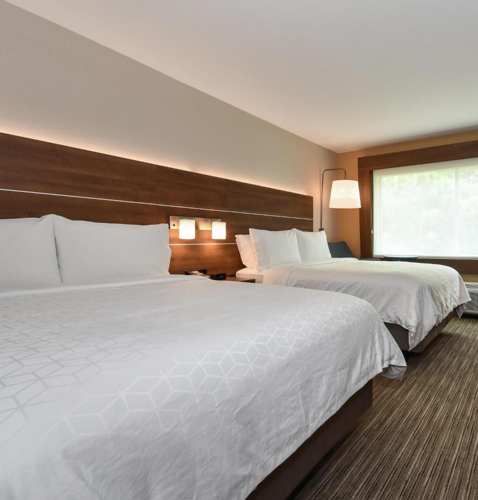 Standard Queen Room with Two Queen Beds interior